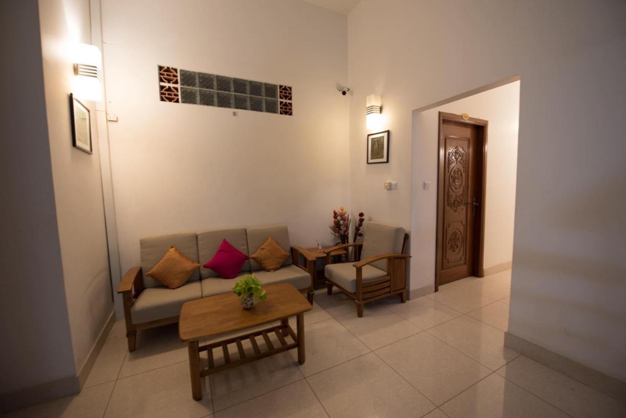 Homesyn Hotel Phnom Penh Esterno foto