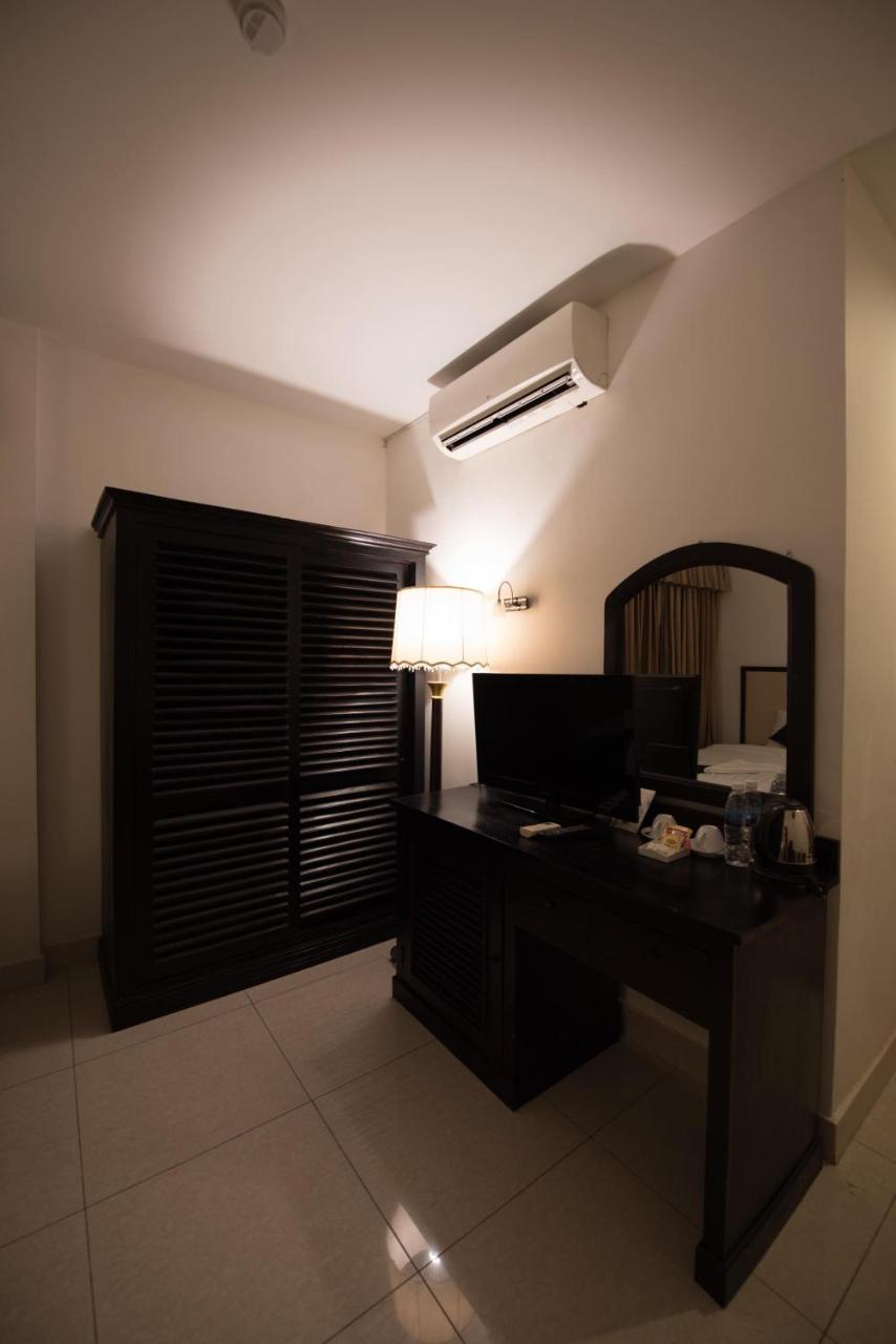 Homesyn Hotel Phnom Penh Esterno foto